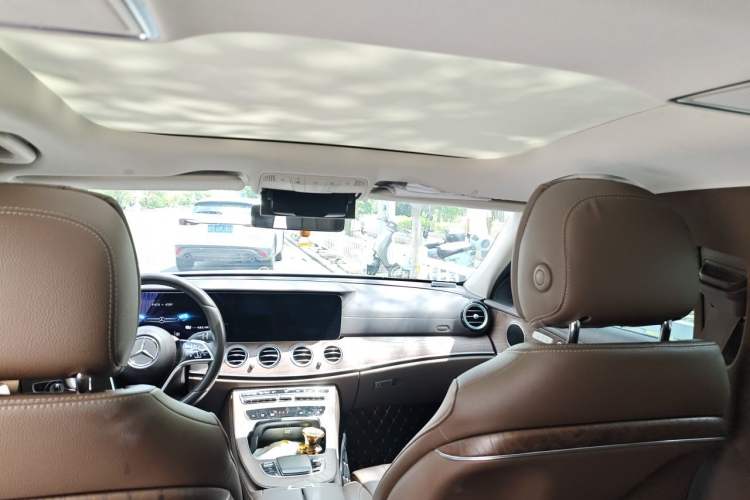 Used Mercedes-Benz E-Class New Energy 2022 Second Facelift E 350 e L Plug-in Hybrid Sports Sedan Headliner