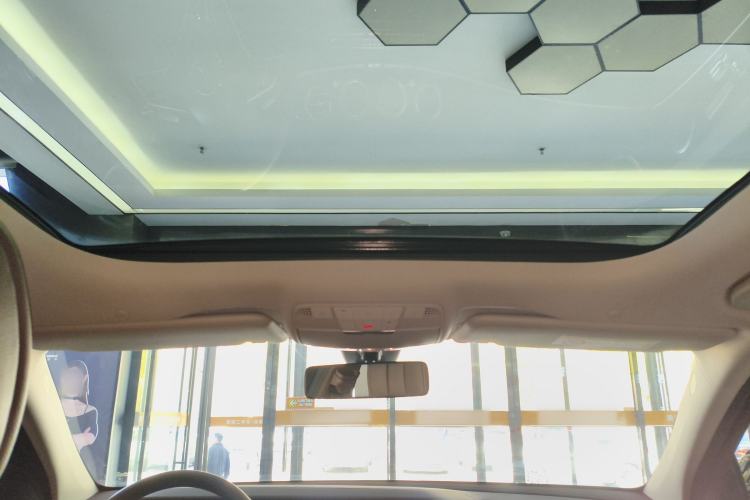 Used Mercedes-Benz E-Class New Energy 2022 Restyled E 350 e L Plug-in Hybrid Sedan Headliner