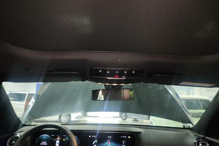 Used Mercedes-Benz E-Class New Energy 2022 Second Facelift E 350 e L Plug-in Hybrid Sports Sedan Headliner