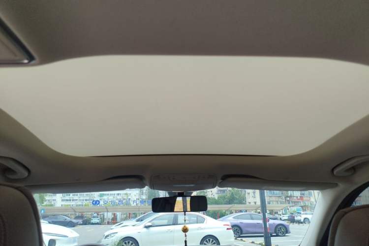 Used Mercedes-Benz E-Class New Energy 2022 Facelift E 350 e L Plug-in Hybrid Sedan Headliner