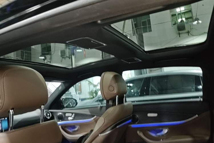 Used Mercedes-Benz E-Class New Energy 2022 Restyled E 350 e L Plug-in Hybrid Sports Sedan Headliner