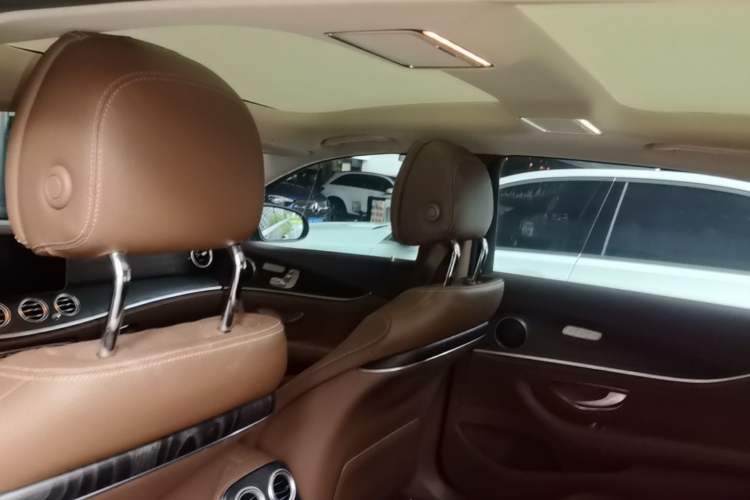 Used Mercedes-Benz E-Class New Energy 2022 Restyled E 350 e L Plug-in Hybrid Sports Sedan Headliner