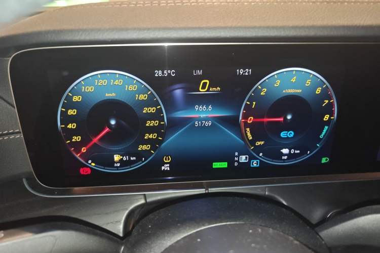 Used Mercedes-Benz E-Class New Energy 2022 Restyled E 350 e L Plug-in Hybrid Sports Sedan Instrument Cluster