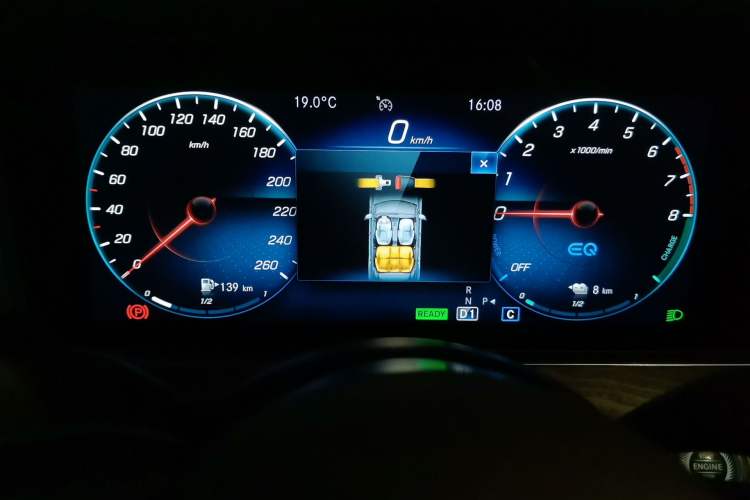 Used Mercedes-Benz E-Class New Energy 2022 Second Facelift E 350 e L Plug-in Hybrid Sports Sedan Instrument Cluster