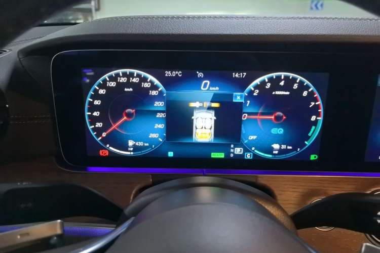 Used Mercedes-Benz E-Class New Energy 2022 Second Facelift E 350 e L Plug-in Hybrid Sedan Instrument Cluster