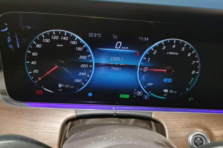 Used Mercedes-Benz E-Class New Energy 2022 Second Facelift E 350 e L Plug-in Hybrid Sedan Instrument Cluster