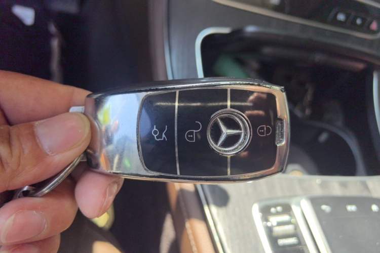 Used Mercedes-Benz E-Class New Energy 2022 Facelift E 350 e L Plug-in Hybrid Sedan Interior 1