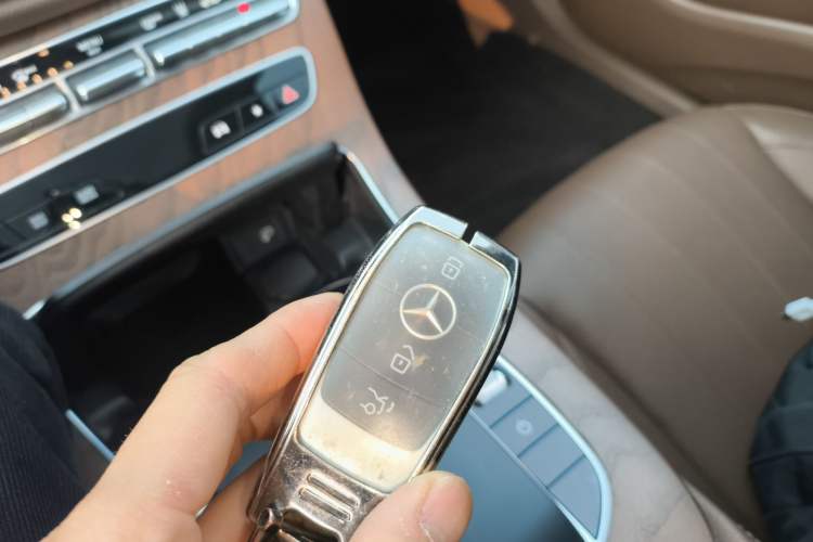 Used Mercedes-Benz E-Class New Energy 2022 Second Facelift E 350 e L Plug-in Hybrid Sedan Interior 1