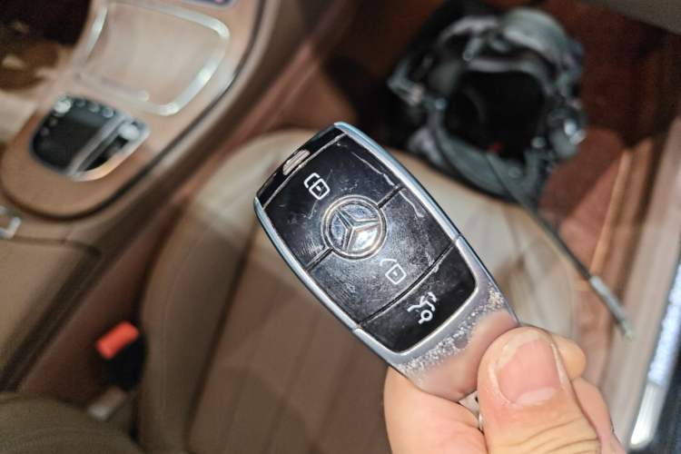 Used Mercedes-Benz E-Class New Energy 2022 E 350 e L Plug-in Hybrid Sedan Interior 1
