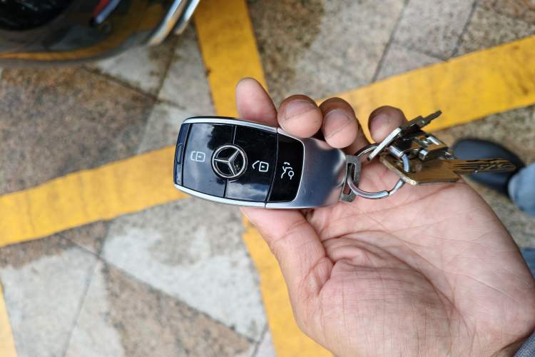 Used Mercedes-Benz E-Class New Energy 2022 Facelift E 350 e L Plug-in Hybrid Sedan Interior 1