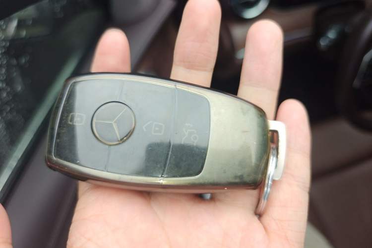 Used Mercedes-Benz E-Class New Energy 2022 Second Facelift E 350 e L Plug-in Hybrid Sedan Interior 1