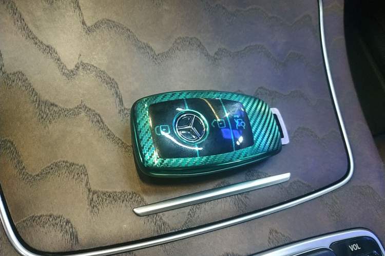 Used Mercedes-Benz E-Class New Energy 2022 Second Facelift E 350 e L Plug-in Hybrid Sedan Interior 1
