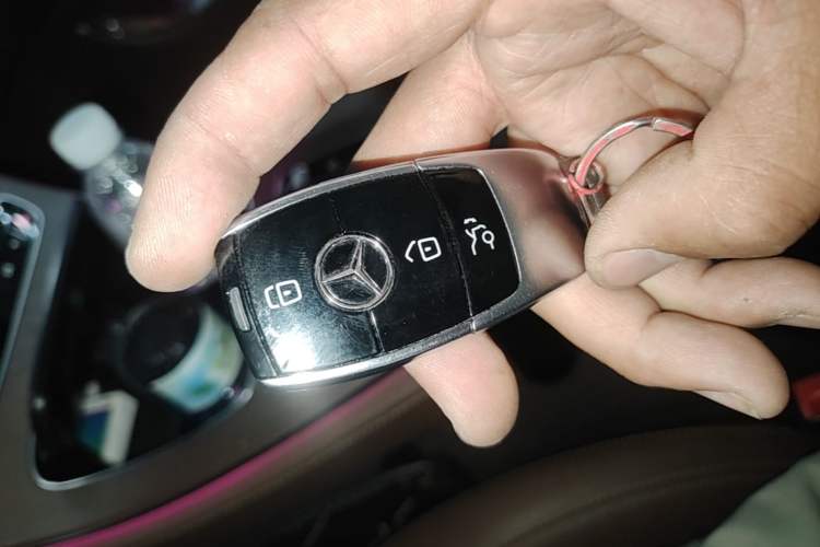 Used Mercedes-Benz E-Class New Energy 2022 Second Facelift E 350 e L Plug-in Hybrid Sedan Interior 1