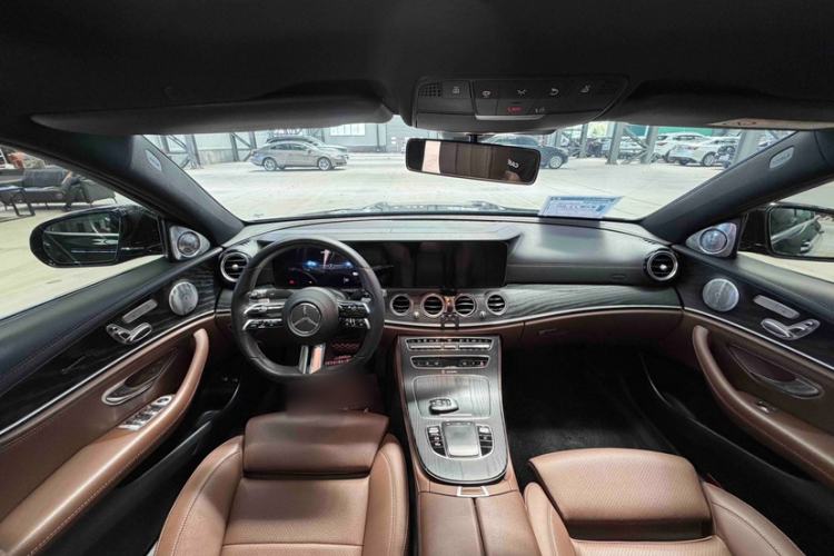 Used Mercedes-Benz E-Class New Energy 2022 Second Facelift E 350 e L Plug-in Hybrid Sports Sedan Interior 1