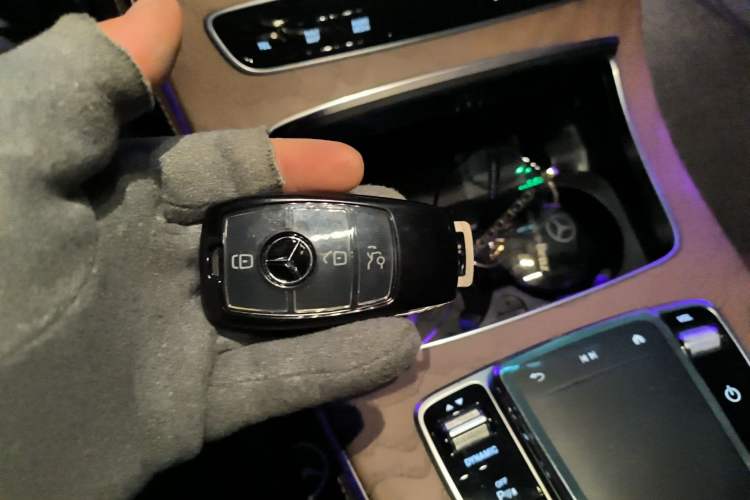 Used Mercedes-Benz E-Class New Energy 2022 Second Facelift E 350 e L Plug-in Hybrid Sedan Interior 1