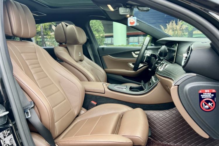 Used Mercedes-Benz E-Class New Energy 2022 Second Facelift E 350 e L Plug-in Hybrid Sedan Interior 1