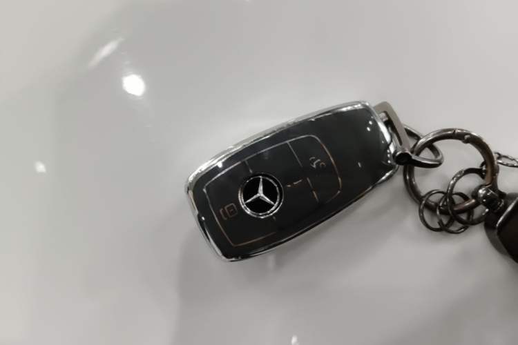Used Mercedes-Benz E-Class New Energy 2022 Facelift E 350 e L Plug-in Hybrid Sedan Interior 1