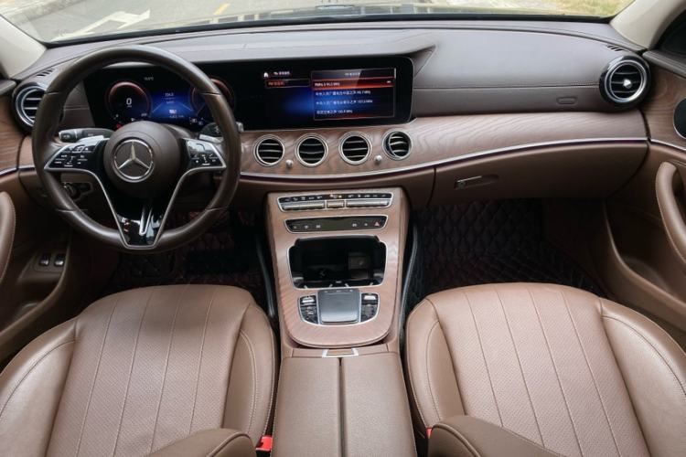 Used Mercedes-Benz E-Class New Energy 2022 Restyled E 350 e L Plug-in Hybrid Sedan Interior 13