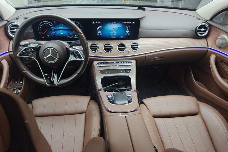 Used Mercedes-Benz E-Class New Energy 2022 Second Facelift E 350 e L Plug-in Hybrid Sedan Interior 2