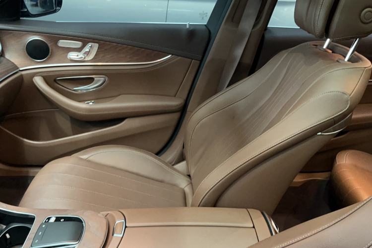 Used Mercedes-Benz E-Class New Energy 2022 Restyled E 350 e L Plug-in Hybrid Sedan Interior 2