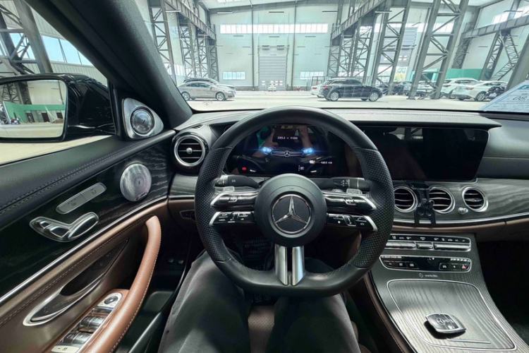 Used Mercedes-Benz E-Class New Energy 2022 Second Facelift E 350 e L Plug-in Hybrid Sports Sedan Interior 2
