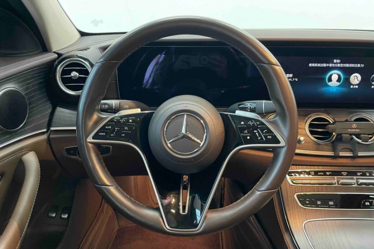 Used Mercedes-Benz E-Class New Energy 2022 Second Facelift E 350 e L Plug-in Hybrid Sedan Interior 2
