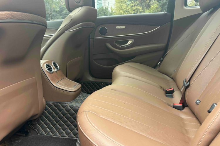 Used Mercedes-Benz E-Class New Energy 2022 Facelift E 350 e L Plug-in Hybrid Sedan Interior 2