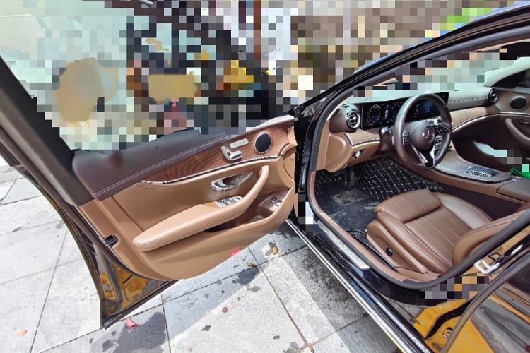 Used Mercedes-Benz E-Class New Energy 2022 Facelift E 350 e L Plug-in Hybrid Sedan Interior 3