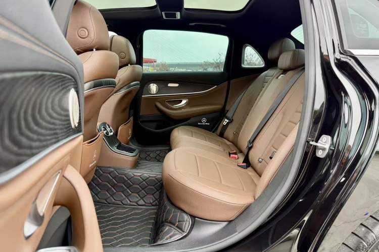 Used Mercedes-Benz E-Class New Energy 2022 Facelift E 350 e L Plug-in Hybrid Sedan Interior 3
