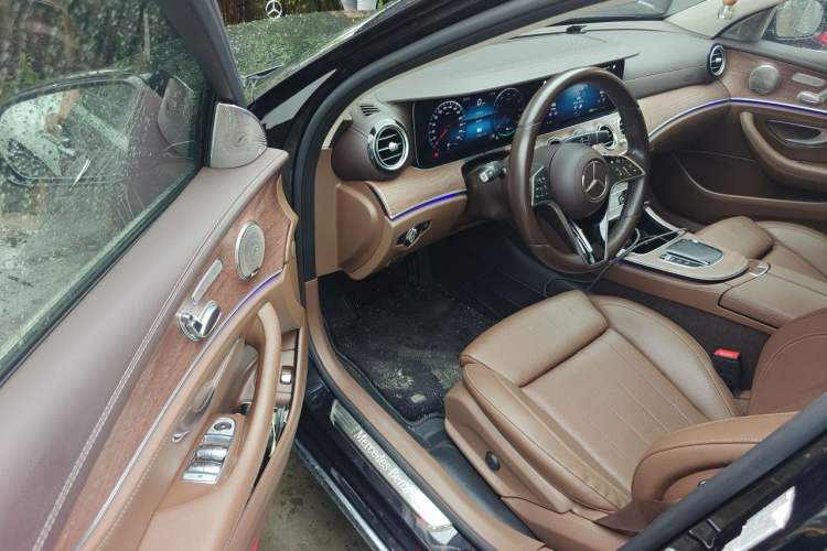Used Mercedes-Benz E-Class New Energy 2022 Second Facelift E 350 e L Plug-in Hybrid Sedan Interior 3