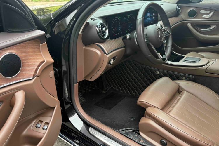 Used Mercedes-Benz E-Class New Energy 2022 Facelift E 350 e L Plug-in Hybrid Sedan Interior 3
