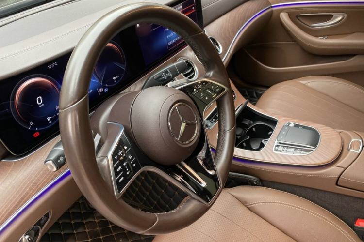Used Mercedes-Benz E-Class New Energy 2022 Restyled E 350 e L Plug-in Hybrid Sedan Interior 3