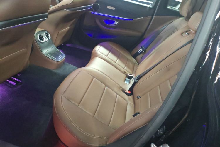 Used Mercedes-Benz E-Class New Energy 2022 Restyled E 350 e L Plug-in Hybrid Sports Sedan Interior 4