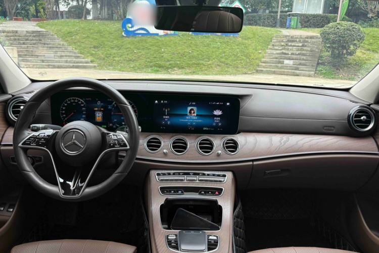Used Mercedes-Benz E-Class New Energy 2022 Facelift E 350 e L Plug-in Hybrid Sedan Interior 4