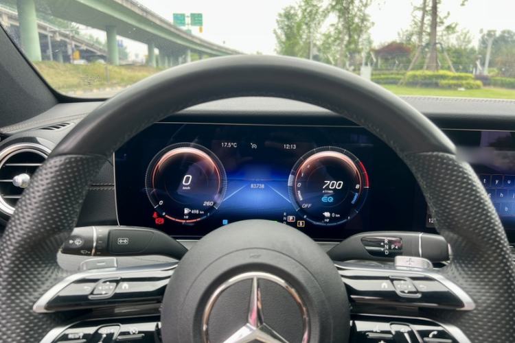 Used Mercedes-Benz E-Class New Energy 2022 Second Facelift E 350 e L Plug-in Hybrid Sedan Interior 5