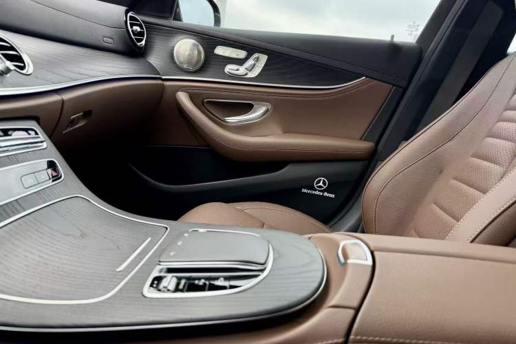 Used Mercedes-Benz E-Class New Energy 2022 Facelift E 350 e L Plug-in Hybrid Sedan Interior 8