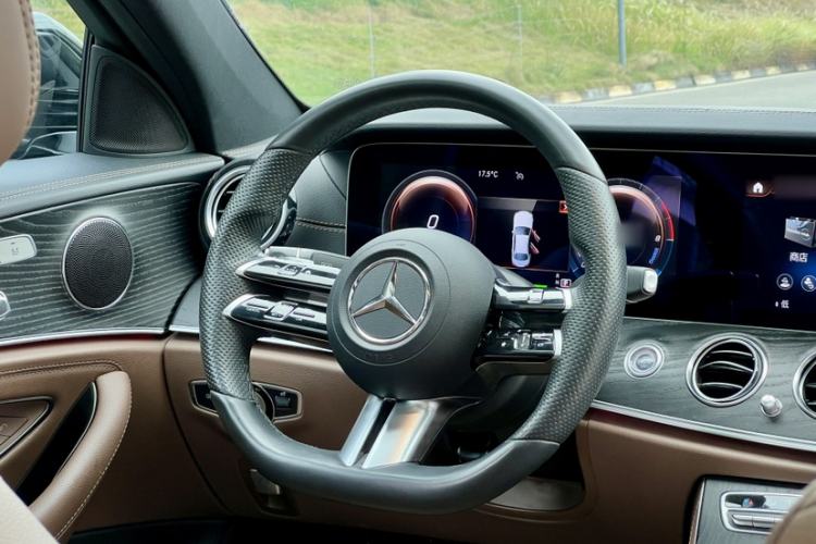 Used Mercedes-Benz E-Class New Energy 2022 Second Facelift E 350 e L Plug-in Hybrid Sedan Interior 8
