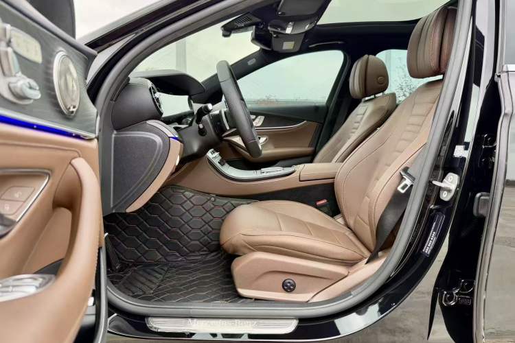 Used Mercedes-Benz E-Class New Energy 2022 Facelift E 350 e L Plug-in Hybrid Sedan Interior 9