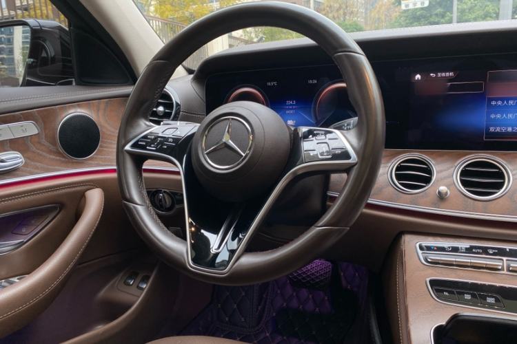Used Mercedes-Benz E-Class New Energy 2022 Restyled E 350 e L Plug-in Hybrid Sedan Interior 9