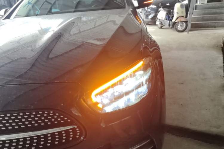 Used Mercedes-Benz E-Class New Energy 2022 Second Facelift E 350 e L Plug-in Hybrid Sports Sedan Left Front Headlight