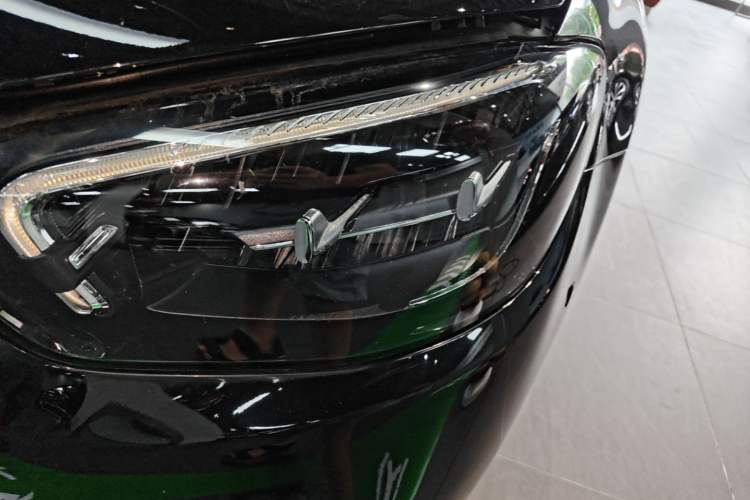 Used Mercedes-Benz E-Class New Energy 2022 E 350 e L Plug-in Hybrid Sports Sedan Left Front Headlight
