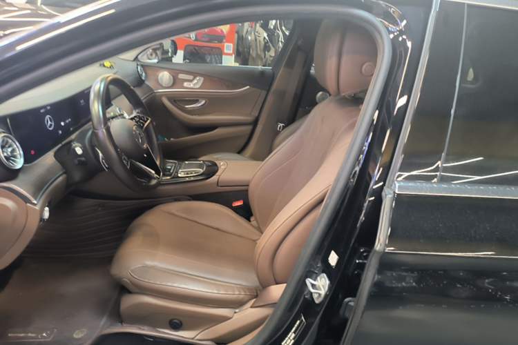 Used Mercedes-Benz E-Class New Energy 2022 Restyled E 350 e L Plug-in Hybrid Sedan Left Front Seat