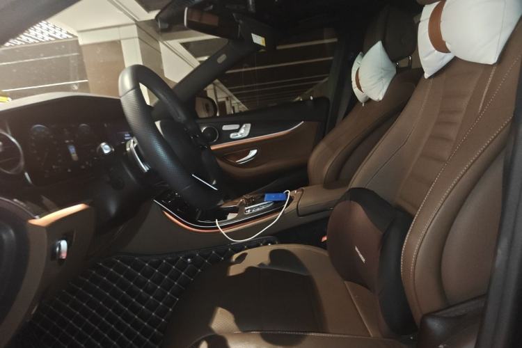 Used Mercedes-Benz E-Class New Energy 2022 Restyled E 350 e L Plug-in Hybrid Sports Sedan Left Front Seat