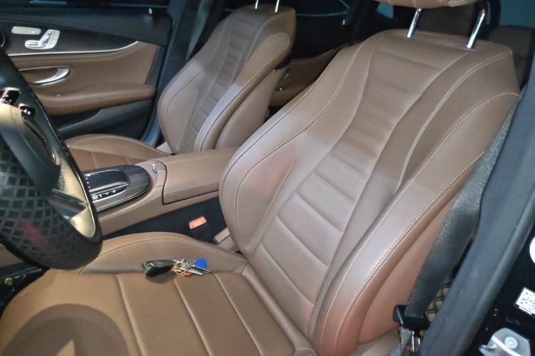 Used Mercedes-Benz E-Class New Energy 2022 Restyled E 350 e L Plug-in Hybrid Sports Sedan Left Front Seat