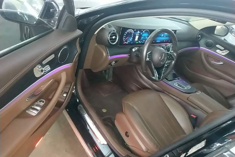 Used Mercedes-Benz E-Class New Energy 2022 Restyled E 350 e L Plug-in Hybrid Sedan Left Front Seat