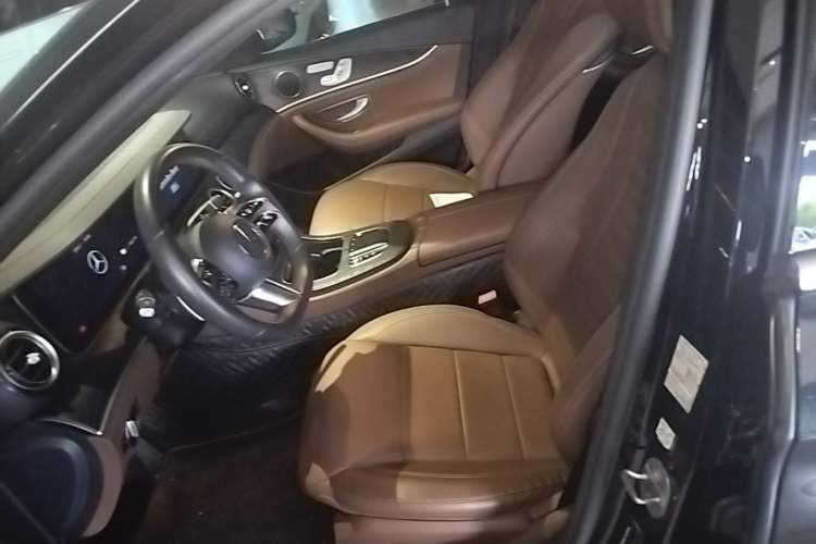 Used Mercedes-Benz E-Class New Energy 2022 Restyled E 350 e L Plug-in Hybrid Sports Sedan Left Front Seat