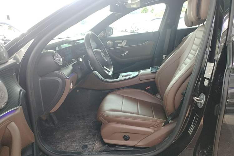 Used Mercedes-Benz E-Class New Energy 2022 Restyled E 350 e L Plug-in Hybrid Sports Sedan Left Front Seat