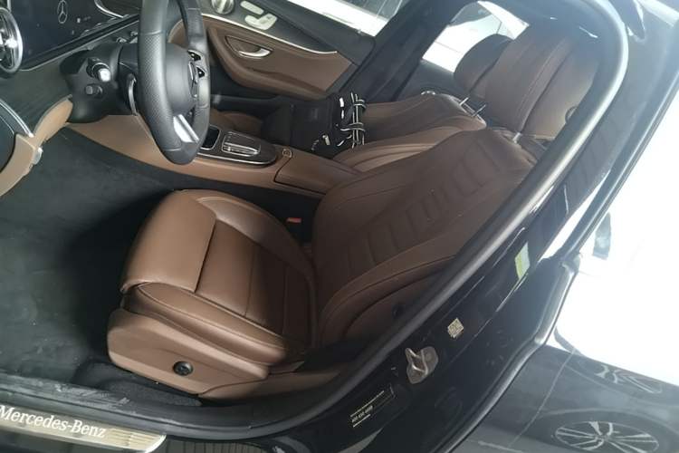 Used Mercedes-Benz E-Class New Energy 2022 E 350 e L Plug-in Hybrid Sports Sedan Left Front Seat