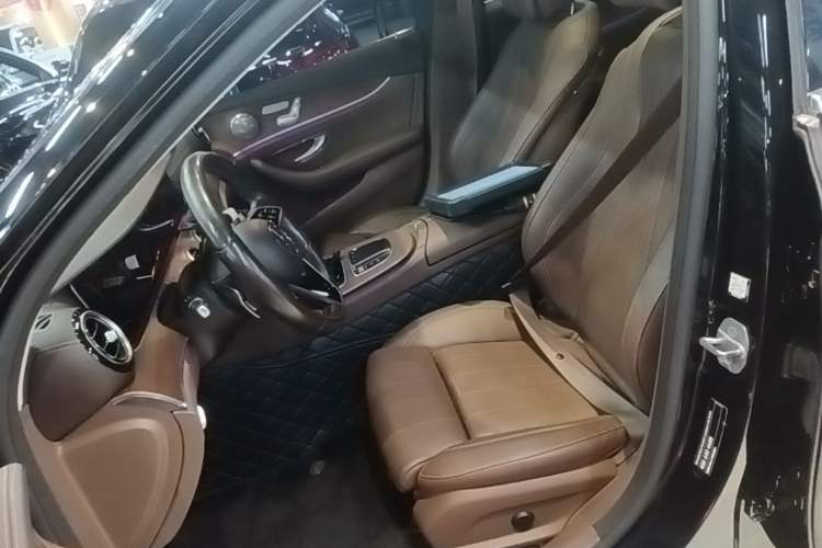 Used Mercedes-Benz E-Class New Energy 2022 Second Facelift E 350 e L Plug-in Hybrid Sedan Left Front Seat