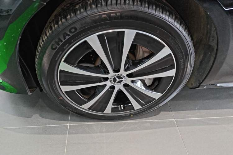 Used Mercedes-Benz E-Class New Energy 2022 E 350 e L Plug-in Hybrid Sedan Left Front Wheel Hub